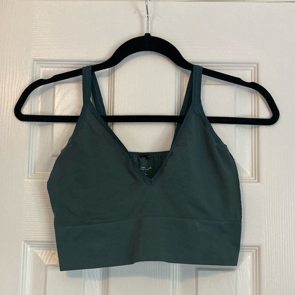 ⚡️3/$10⚡️Urban Outfitters Green Crop Top V-Neck Racerback